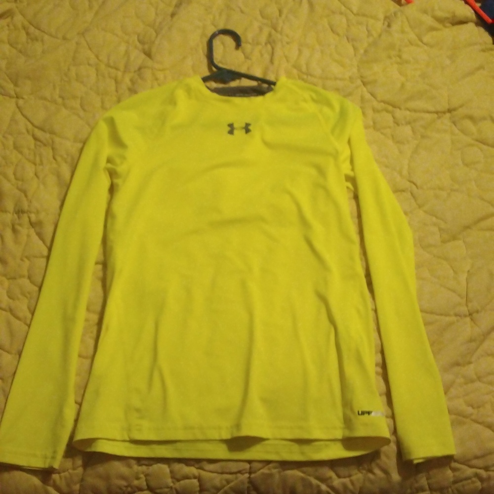 Under armor youth heat gear fitted size XL